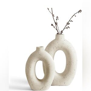 BNIB Modern Cream Ceramic Vase Set